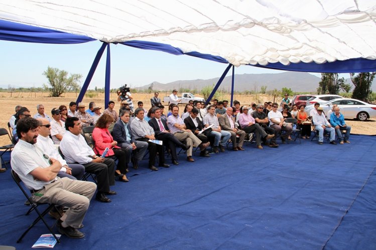 GOBIERNO ENTREGA MÁS DE $330 MILLONES PARA PROYECTOS DE RIEGO DE PEQUEÑOS AGRICULTORES DE LA PROVINCIA DE LIMARÍ