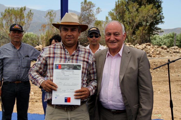 GOBIERNO ENTREGA MÁS DE $330 MILLONES PARA PROYECTOS DE RIEGO DE PEQUEÑOS AGRICULTORES DE LA PROVINCIA DE LIMARÍ