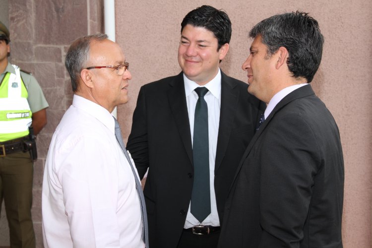 INTENDENTE IBÁÑEZ SOSTIENE PRIMERA REUNIÓN DE TRABAJO CON NUEVO GOBERNADOR DE LIMARÍ