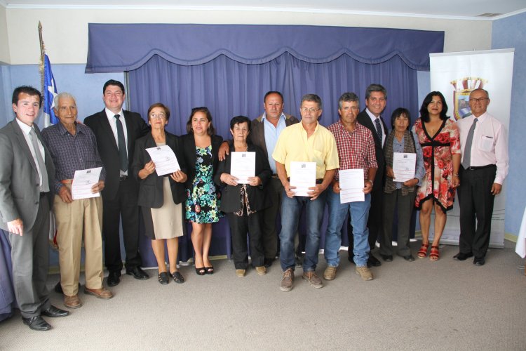 FAMILIAS DE RIO HURTADO Y COMBARBALÁ RECIBIERON LOS PRIMEROS SUBSIDIOS HABITACIONALES DEL 2016