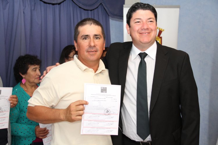 INTENDENTE IBÁÑEZ SOSTIENE PRIMERA REUNIÓN DE TRABAJO CON NUEVO GOBERNADOR DE LIMARÍ