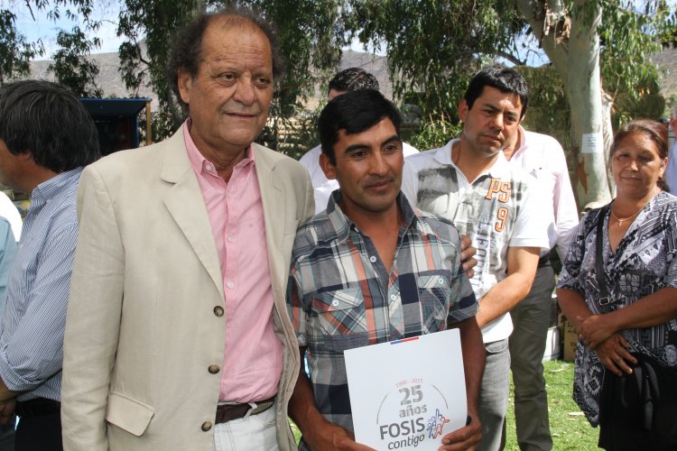 GOBIERNO REGIONAL Y FOSIS CONCRETAN PLAN PARA MITIGAR LA ESCASEZ HÍDRICA POR $1000 MILLONES