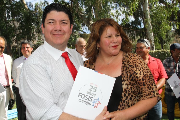 GOBIERNO REGIONAL Y FOSIS CONCRETAN PLAN PARA MITIGAR LA ESCASEZ HÍDRICA POR $1000 MILLONES