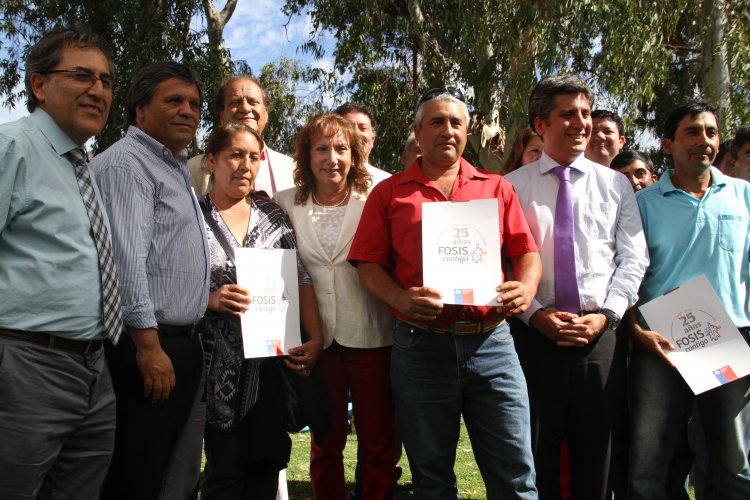 GOBIERNO REGIONAL Y FOSIS CONCRETAN PLAN PARA MITIGAR LA ESCASEZ HÍDRICA POR $1000 MILLONES