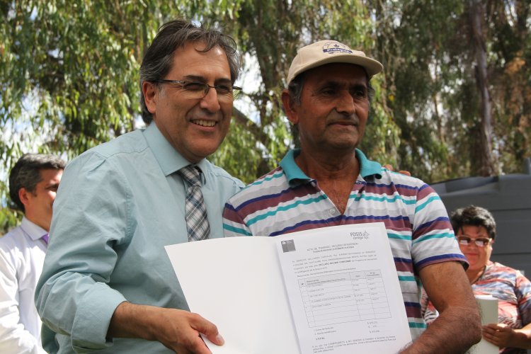 GOBIERNO REGIONAL Y FOSIS CONCRETAN PLAN PARA MITIGAR LA ESCASEZ HÍDRICA POR $1000 MILLONES