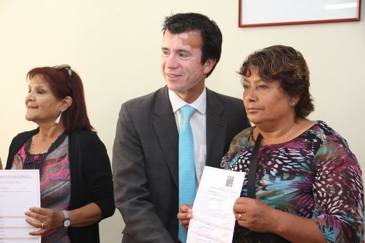 ENTREGAN POR PRIMERA VEZ SUBSIDIOS DE COLECTORES SOLARES PARA LA COMUNA DE ANDACOLLO