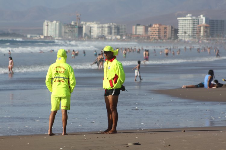 AUTORIDADES DESTACAN SEGURIDAD EN PLAYAS DE LA REGIÓN DE COQUIMBO