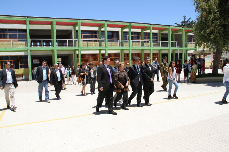 ESTUDIANTES Y FAMILIARES AGRADECEN A PRESIDENTA BACHELET POR GRATUIDAD PARA INGRESAR A LA EDUCACIÓN SUPERIOR