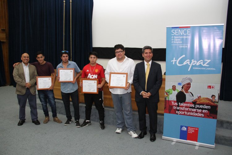 MÁS DE 140 PERSONAS DE LA SERENA Y COQUIMBO SE CERTIFICAN EN DIVERSOS OFICIOS A TRAVÉS DE MÁS CAPAZ