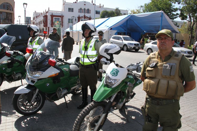 GOBIERNO ENTREGA MANUAL A POLICÍAS PARA FORTALECER TRABAJO CONTRA LA DELINCUENCIA