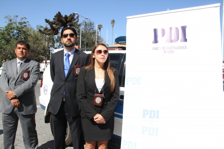 GOBIERNO ENTREGA MANUAL A POLICÍAS PARA FORTALECER TRABAJO CONTRA LA DELINCUENCIA