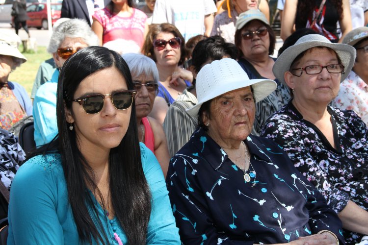 CON GRAN ENTUSIASMO ADULTOS MAYORES DISFRUTAN DE LOS BENEFICIOS DE LA BIODANZA EN LA SERENA