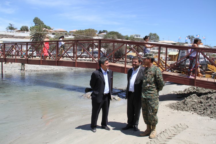 NUEVA PASARELA MEJORA TRÁNSITO DE VECINOS Y TURISTAS EN TONGOY