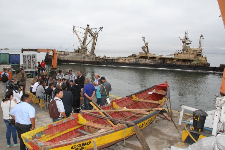 GOBIERNO COMPROMETE ACCIONES PARA EVITAR CONTAMINACIÓN EN BAHÍA DE COQUIMBO