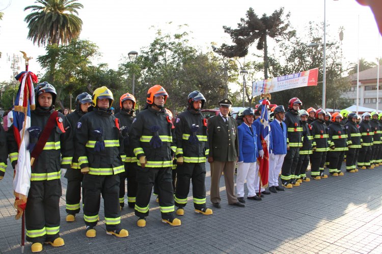 BOMBEROS DE LA REGIÓN SE MODERNIZAN CON EQUIPAMIENTO Y NUEVO CARRO DE RESCATE