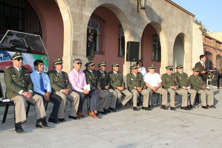 BOMBEROS DE LA REGIÓN SE MODERNIZAN CON EQUIPAMIENTO Y NUEVO CARRO DE RESCATE