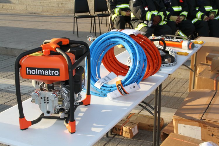 BOMBEROS DE LA REGIÓN SE MODERNIZAN CON EQUIPAMIENTO Y NUEVO CARRO DE RESCATE