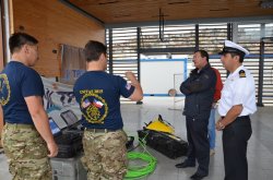 BUZOS TÁCTICOS DE LA ARMADA REALIZAN INSPECCIÓN CON CÁMARAS Y SONAR EN LA ESTRUCTURA DE “DON HUMBERTO”