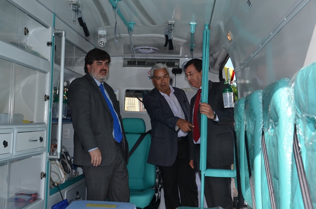ENTREGAN OCHO AMBULANCIAS PARA SEIS HOSPITALES DE LA REGIÓN