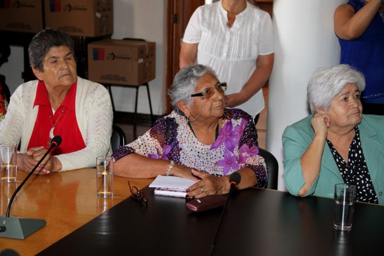 ADULTOS MAYORES RECIBEN IMPLEMENTACIÓN COMPUTACIONAL