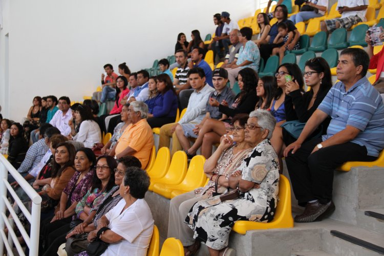 ANDACOLLO ABRE LAS PUERTAS DE SU REMOZADO GIMNASIO MUNICIPAL