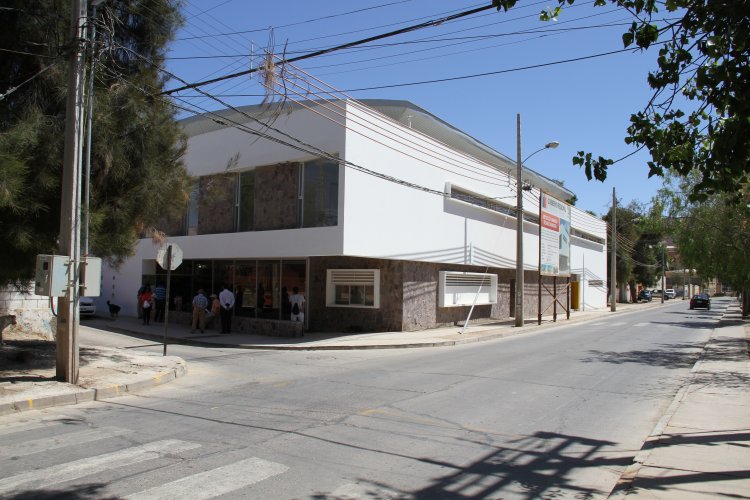 ANDACOLLO ABRE LAS PUERTAS DE SU REMOZADO GIMNASIO MUNICIPAL