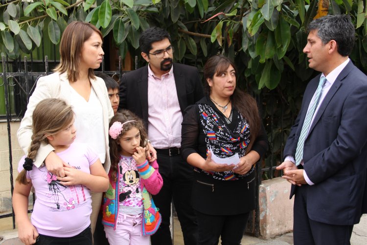 INTENDENTE IBÁÑEZ PRESENTA BENEFICIOS DE APORTE FAMILIAR PERMANENTE