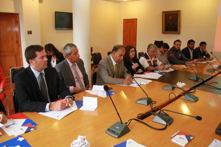 INTENDENTE IBÁÑEZ CONSTITUYE COMISIÓN REGIONAL PARA AFINAR PROCESO DEL CENSO 2017