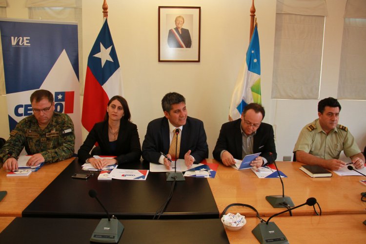 INTENDENTE IBÁÑEZ CONSTITUYE COMISIÓN REGIONAL PARA AFINAR PROCESO DEL CENSO 2017