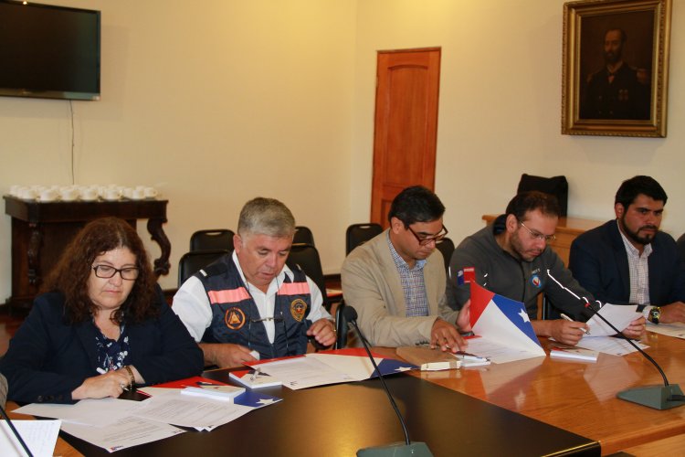 INTENDENTE IBÁÑEZ CONSTITUYE COMISIÓN REGIONAL PARA AFINAR PROCESO DEL CENSO 2017