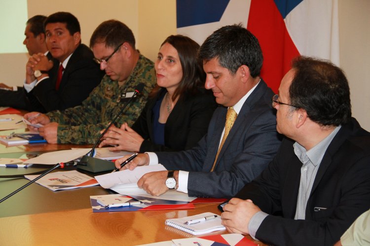 INTENDENTE IBÁÑEZ CONSTITUYE COMISIÓN REGIONAL PARA AFINAR PROCESO DEL CENSO 2017