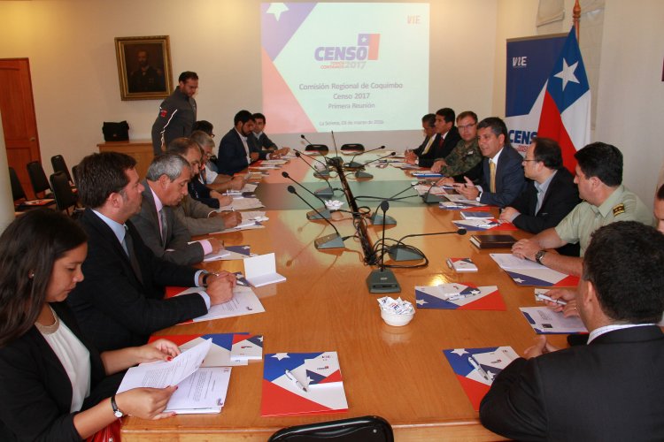 INTENDENTE IBÁÑEZ CONSTITUYE COMISIÓN REGIONAL PARA AFINAR PROCESO DEL CENSO 2017