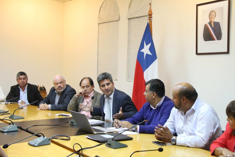 INTENDENTE IBÁÑEZ RESPALDA CONSTRUCCIÓN DEL CENTRO DE SALUD FAMILIAR DE TIERRAS BLANCAS