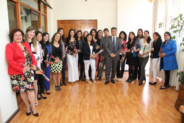 GALERÍA FOTOGRÁFICA: Saludos y reconocimientos en el Día Internacional de La Mujer