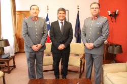 INTENDENTE CLAUDIO IBÁÑEZ RECIBE A NUEVO GENERAL DE DIVISIÓN DEL EJÉRCITO