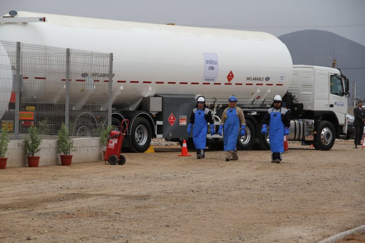 INICIA OPERACIONES LA PRIMERA PLANTA DE DISTRIBUCIÓN DE GAS NATURAL LICUADO POR CAÑERÍA EN LA CONURBACIÓN