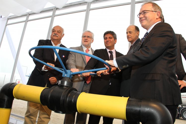 INICIA OPERACIONES LA PRIMERA PLANTA DE DISTRIBUCIÓN DE GAS NATURAL LICUADO POR CAÑERÍA EN LA CONURBACIÓN