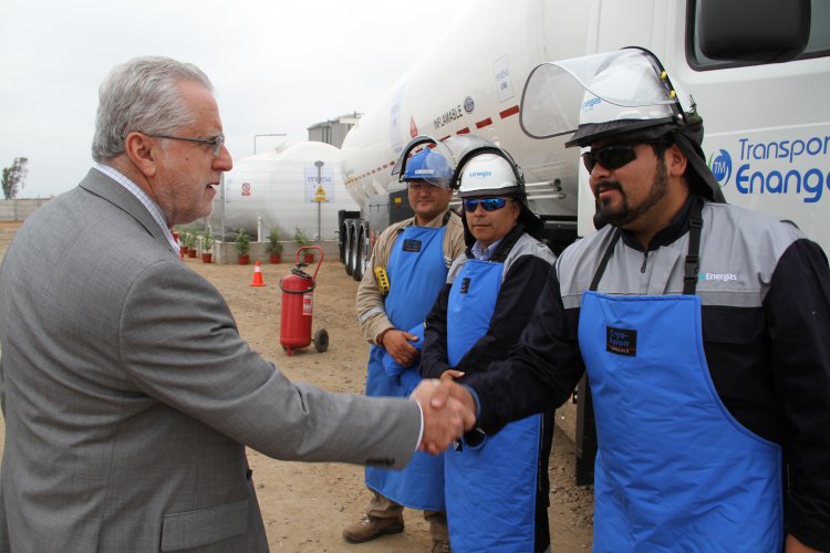 INICIA OPERACIONES LA PRIMERA PLANTA DE DISTRIBUCIÓN DE GAS NATURAL LICUADO POR CAÑERÍA EN LA CONURBACIÓN