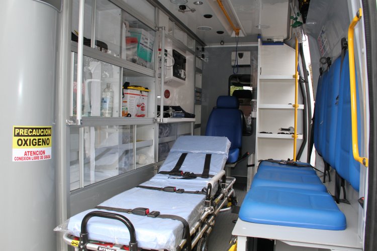 GOBIERNO REGIONAL ENTREGA 4 NUEVOS VEHÍCULOS PARA EL TRASLADO DE PACIENTES EN LA SERENA