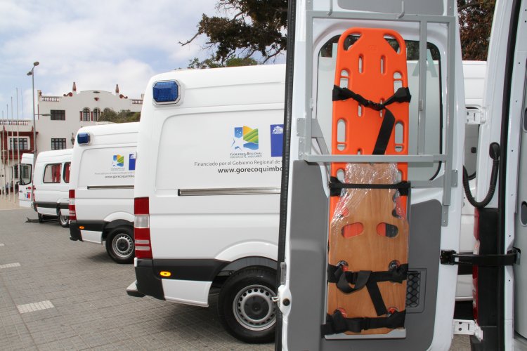 GOBIERNO REGIONAL ENTREGA 4 NUEVOS VEHÍCULOS PARA EL TRASLADO DE PACIENTES EN LA SERENA