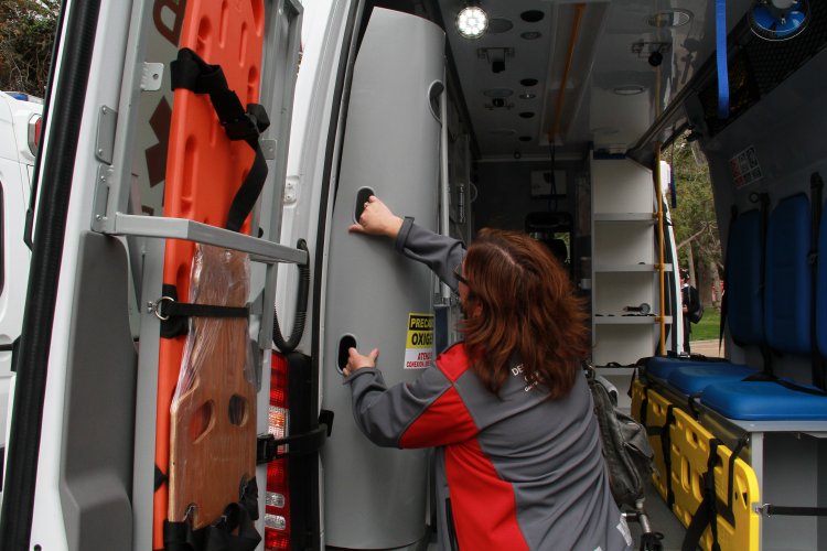 GOBIERNO REGIONAL ENTREGA 4 NUEVOS VEHÍCULOS PARA EL TRASLADO DE PACIENTES EN LA SERENA