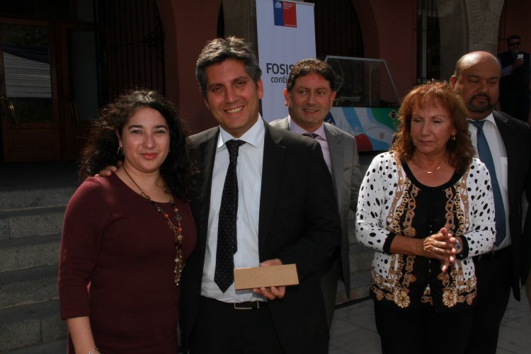 GOBIERNO REGIONAL Y FOSIS ENTREGAN $400 MILLONES A EMPRENDEDORES Y AGRUPACIONES PRODUCTIVAS DE LA ZONA