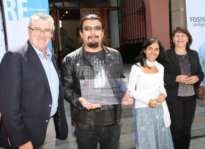 GOBIERNO REGIONAL Y FOSIS ENTREGAN $400 MILLONES A EMPRENDEDORES Y AGRUPACIONES PRODUCTIVAS DE LA ZONA