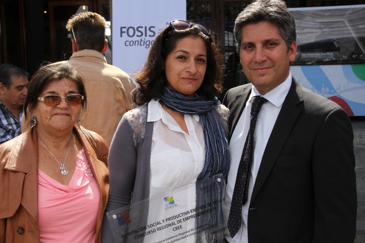 GOBIERNO REGIONAL Y FOSIS ENTREGAN $400 MILLONES A EMPRENDEDORES Y AGRUPACIONES PRODUCTIVAS DE LA ZONA