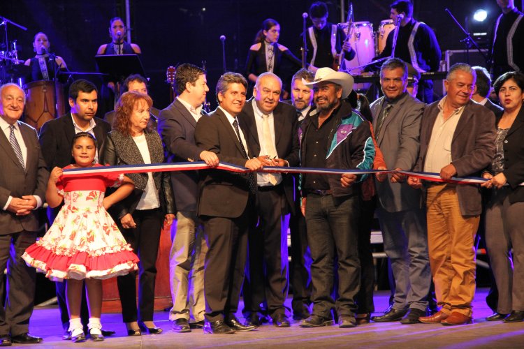 INAUGURAN CENTRO CULTURAL BICENTENARIO DE MONTE PATRIA, EL MÁS GRANDE DE LA REGIÓN