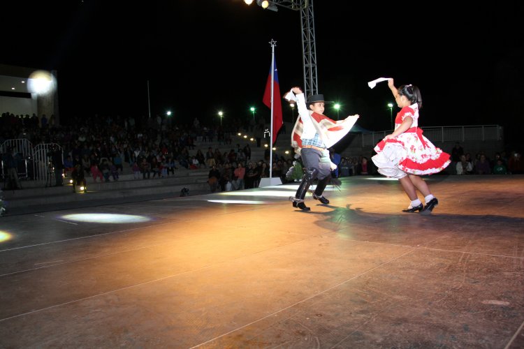 INAUGURAN CENTRO CULTURAL BICENTENARIO DE MONTE PATRIA, EL MÁS GRANDE DE LA REGIÓN