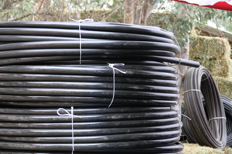 ENTREGAN IMPLEMENTOS PARA PALIAR LA SEQUÍA A 210 FAMILIAS DE ELQUI