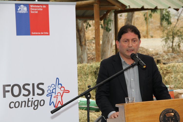 ENTREGAN IMPLEMENTOS PARA PALIAR LA SEQUÍA A 210 FAMILIAS DE ELQUI