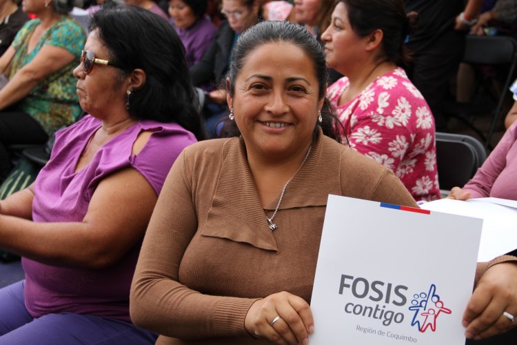 ENTREGAN IMPLEMENTOS PARA PALIAR LA SEQUÍA A 210 FAMILIAS DE ELQUI