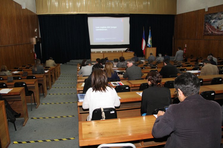 ANALIZAN NUEVA LEY DE TRANSPARENCIA Y PROBIDAD DE LA PRESIDENTA BACHELET PARA COMBATIR LA CORRUPCIÓN